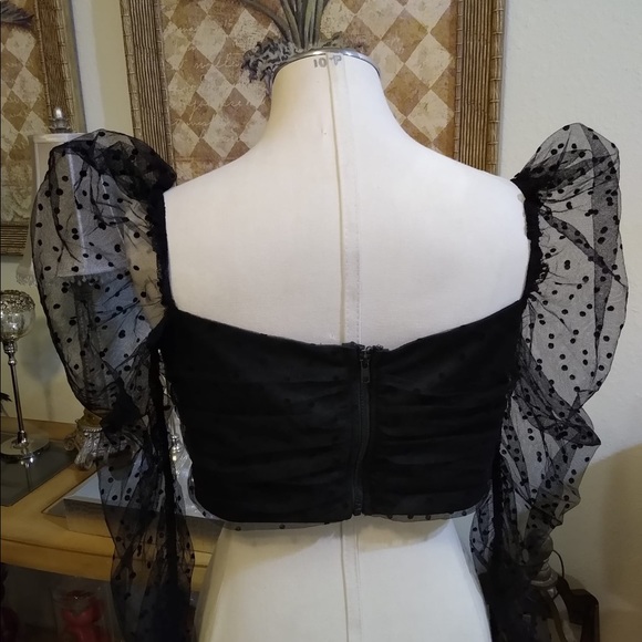 Beautiful top - Picture 4 of 4